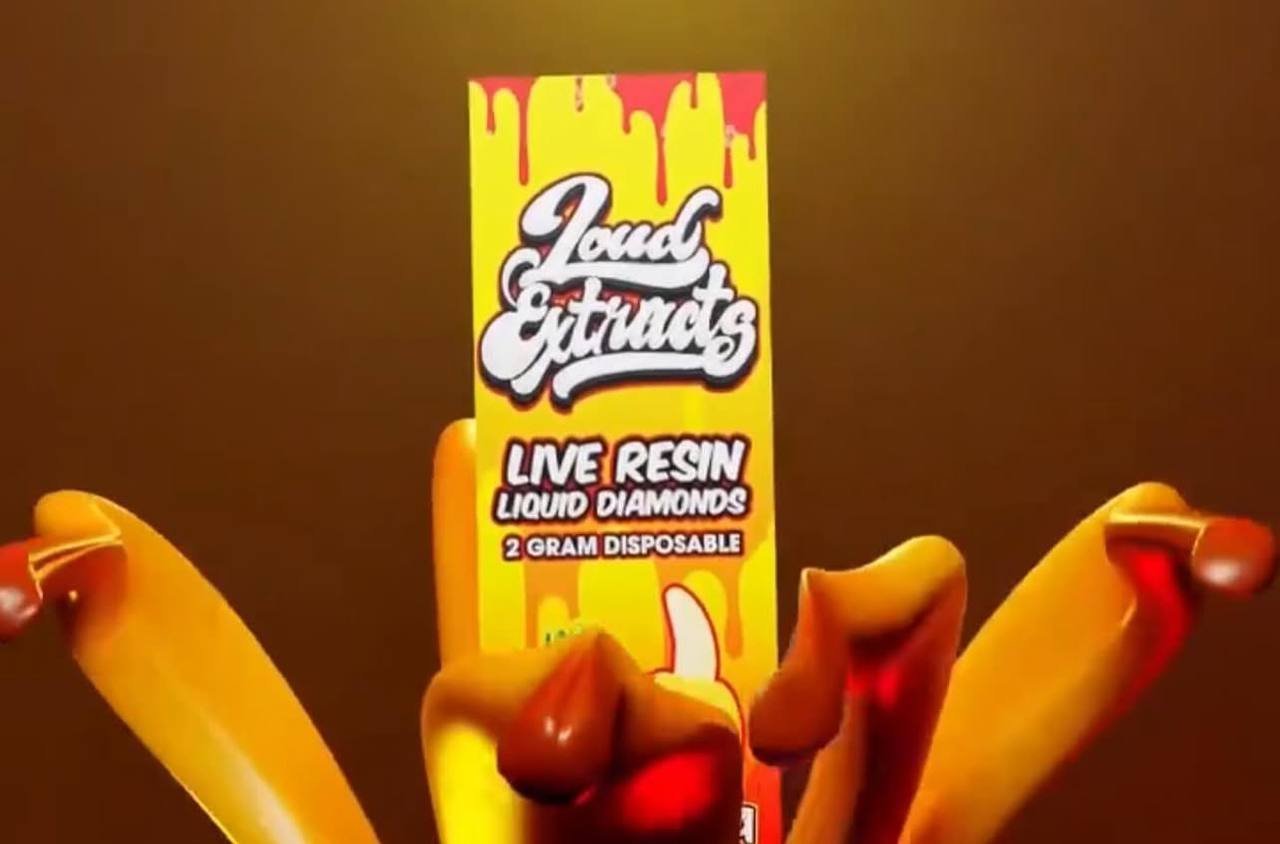 Loud Extracts Strawnana Disposable